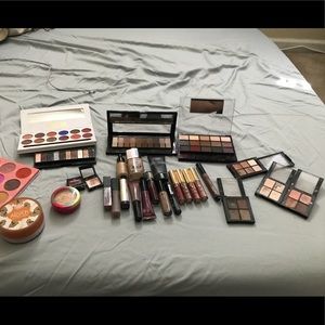 Makeup bundle
